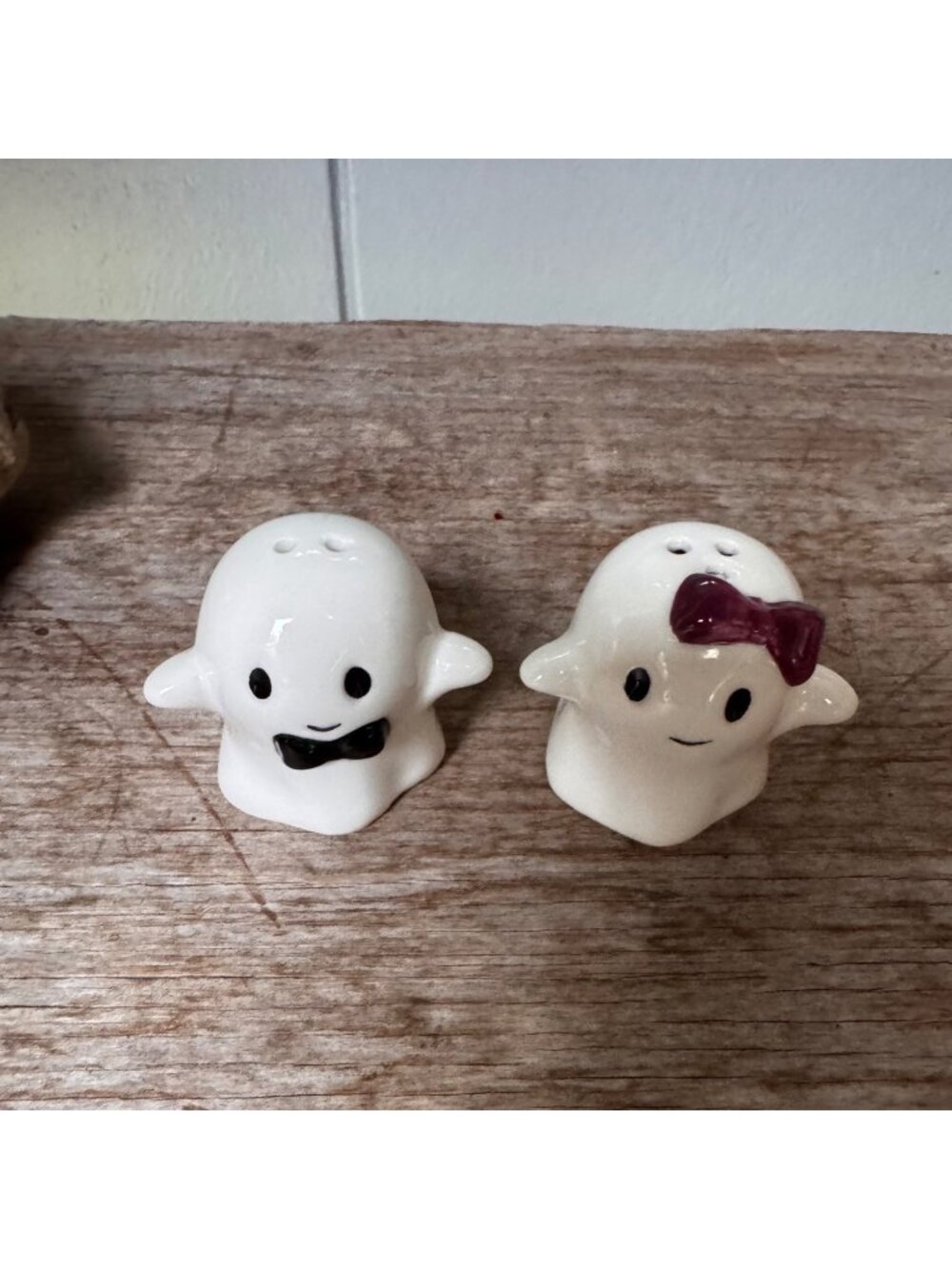 Cracker Barrel Halloween Ghost Salt & Pepper Shakers Ceramic Pair New Tags - Picture 1 of 8